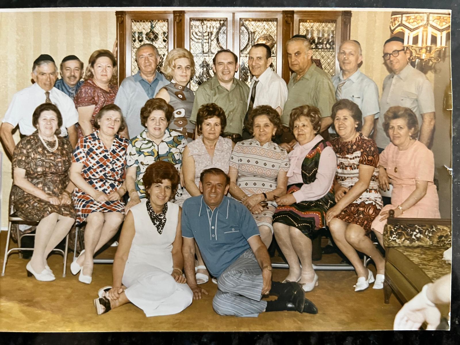Children of Malka and Mendel Fried with their spouses, 1970